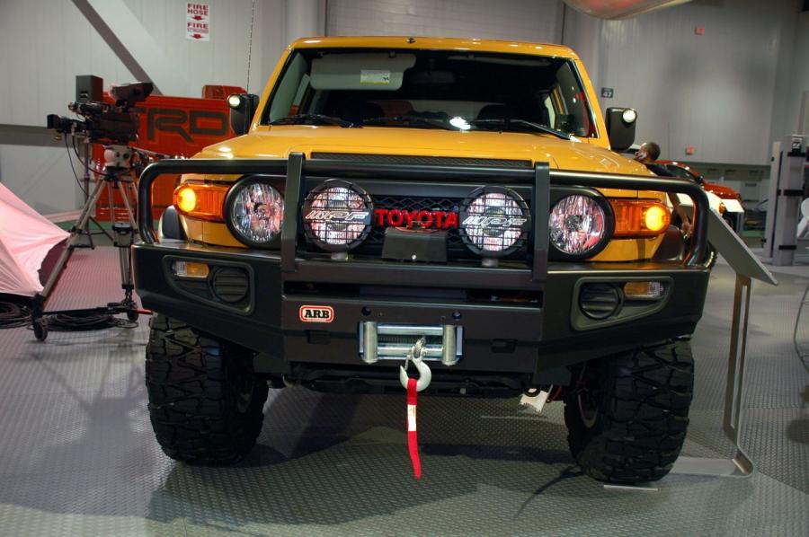  Toyota FJ Cruiser Convertible 2007 года  (фото 9 из 12)